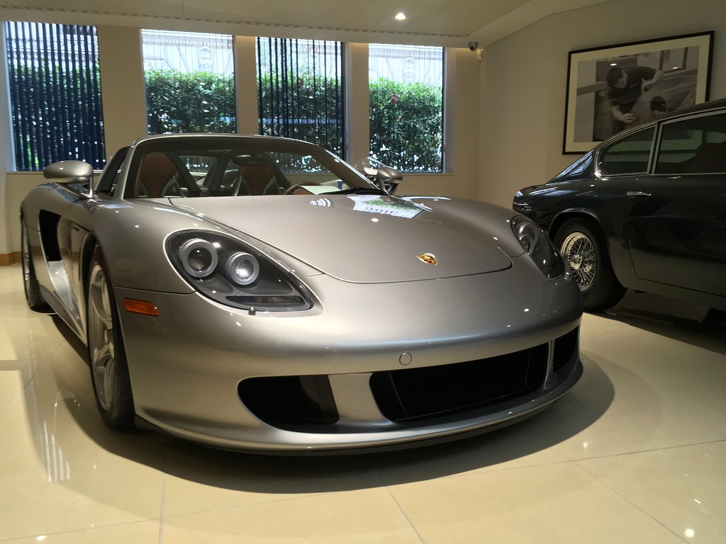 Porsche-Carrera-GT-5.7L-V10